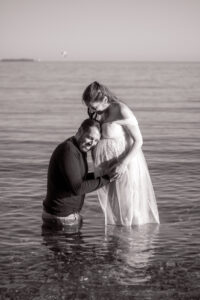 Séance grossesse naturelle en extérieur à Grasse