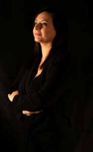 Portrait artistique femme à Grasse – studio photo fine art