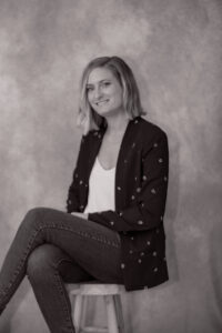 Portrait femme en studio à Grasse – séance photo élégante