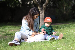 Séance photo famille à Grasse – portrait en pleine nature